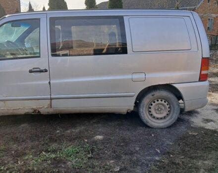 Серый Мерседес Вито, объемом двигателя 2.2 л и пробегом 331 тыс. км за 2000 $, фото 2 на Automoto.ua