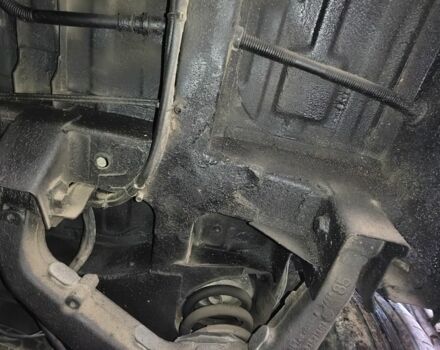 Серый Мерседес Вито, объемом двигателя 2.2 л и пробегом 240 тыс. км за 5400 $, фото 16 на Automoto.ua