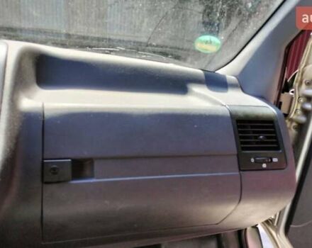 Серый Мерседес Вито, объемом двигателя 2.15 л и пробегом 300 тыс. км за 3800 $, фото 6 на Automoto.ua