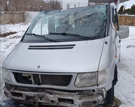 Серый Мерседес Вито, объемом двигателя 2.2 л и пробегом 400 тыс. км за 1000 $, фото 6 на Automoto.ua