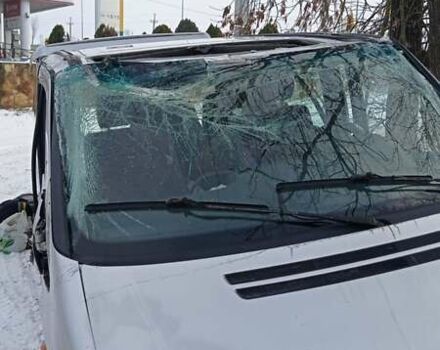 Серый Мерседес Вито, объемом двигателя 2.15 л и пробегом 450 тыс. км за 1500 $, фото 4 на Automoto.ua