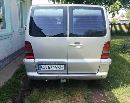 Серый Мерседес Вито, объемом двигателя 2.2 л и пробегом 350 тыс. км за 4700 $, фото 1 на Automoto.ua