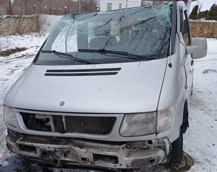 Серый Мерседес Вито, объемом двигателя 2.15 л и пробегом 450 тыс. км за 1500 $, фото 3 на Automoto.ua