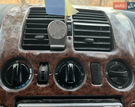 Серый Мерседес Вито, объемом двигателя 2.15 л и пробегом 400 тыс. км за 5000 $, фото 13 на Automoto.ua