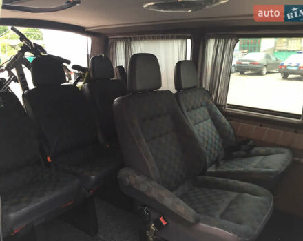 Серый Мерседес Вито, объемом двигателя 2.15 л и пробегом 300 тыс. км за 4874 $, фото 12 на Automoto.ua