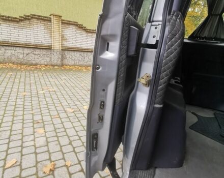 Серый Мерседес Вито, объемом двигателя 2.1 л и пробегом 410 тыс. км за 4500 $, фото 13 на Automoto.ua