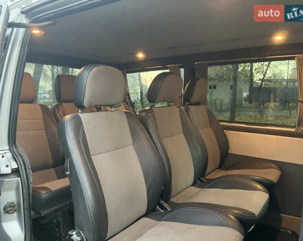 Серый Мерседес Вито, объемом двигателя 2.15 л и пробегом 400 тыс. км за 5000 $, фото 12 на Automoto.ua