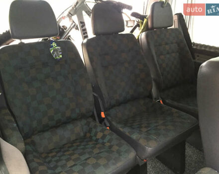 Серый Мерседес Вито, объемом двигателя 2.15 л и пробегом 300 тыс. км за 4874 $, фото 8 на Automoto.ua