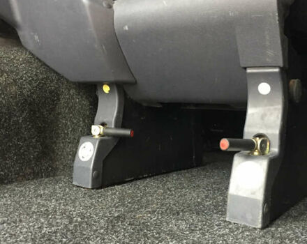 Серый Мерседес Вито, объемом двигателя 2.15 л и пробегом 300 тыс. км за 4874 $, фото 11 на Automoto.ua