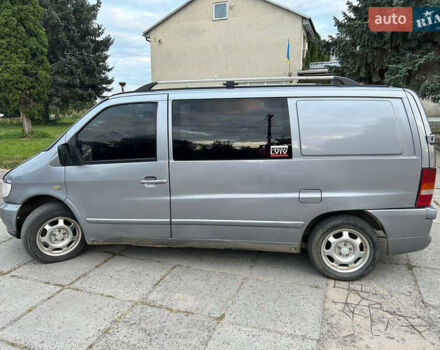 Серый Мерседес Вито, объемом двигателя 2.15 л и пробегом 500 тыс. км за 3000 $, фото 7 на Automoto.ua