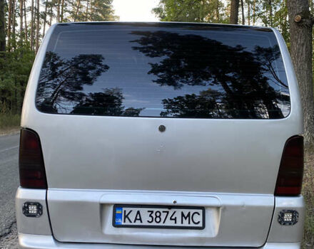 Серый Мерседес Вито, объемом двигателя 2.15 л и пробегом 432 тыс. км за 7000 $, фото 5 на Automoto.ua