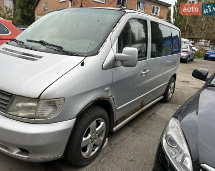Серый Мерседес Вито, объемом двигателя 2.2 л и пробегом 370 тыс. км за 3600 $, фото 1 на Automoto.ua