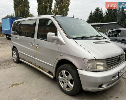 Серый Мерседес Вито, объемом двигателя 2.2 л и пробегом 370 тыс. км за 3600 $, фото 5 на Automoto.ua