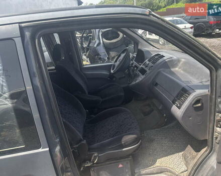 Серый Мерседес Вито, объемом двигателя 2.2 л и пробегом 320 тыс. км за 2700 $, фото 7 на Automoto.ua