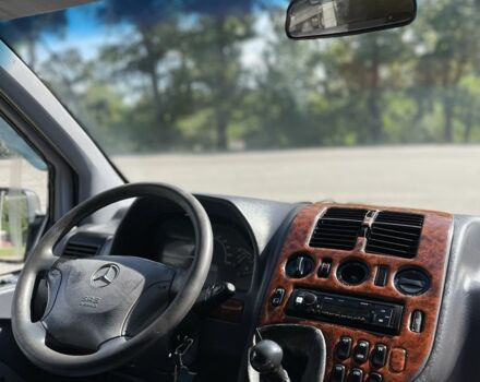 Серый Мерседес Вито, объемом двигателя 2.1 л и пробегом 300 тыс. км за 2499 $, фото 18 на Automoto.ua