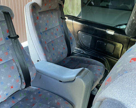 Серый Мерседес Вито, объемом двигателя 2.15 л и пробегом 432 тыс. км за 7000 $, фото 16 на Automoto.ua