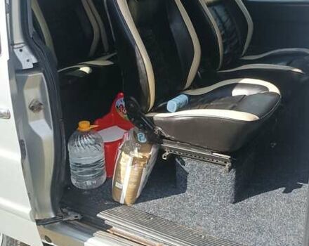 Серый Мерседес Вито, объемом двигателя 2.1 л и пробегом 415 тыс. км за 5600 $, фото 3 на Automoto.ua