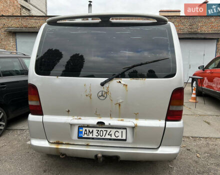 Серый Мерседес Вито, объемом двигателя 2.2 л и пробегом 370 тыс. км за 3600 $, фото 3 на Automoto.ua