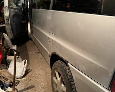 Серый Мерседес Вито, объемом двигателя 0 л и пробегом 299 тыс. км за 5700 $, фото 3 на Automoto.ua