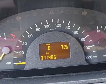 Серый Мерседес Вито, объемом двигателя 2.15 л и пробегом 371 тыс. км за 7200 $, фото 3 на Automoto.ua