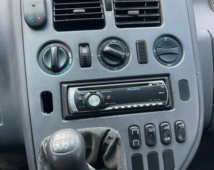 Сірий Мерседес Віто, об'ємом двигуна 2.1 л та пробігом 200 тис. км за 4500 $, фото 11 на Automoto.ua