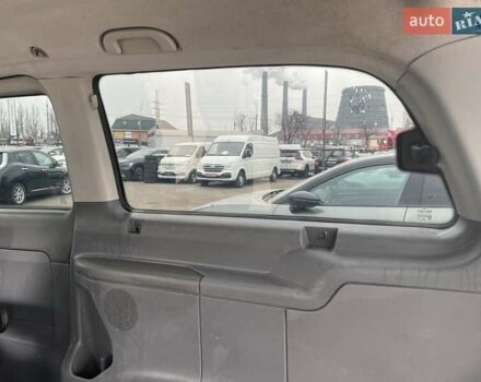 Сірий Мерседес Віто, об'ємом двигуна 2.2 л та пробігом 300 тис. км за 7700 $, фото 36 на Automoto.ua