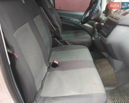 Серый Мерседес Вито, объемом двигателя 2.15 л и пробегом 380 тыс. км за 6800 $, фото 3 на Automoto.ua