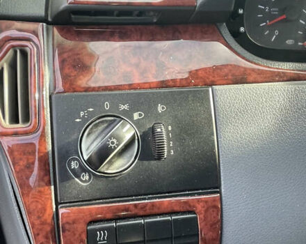 Серый Мерседес Вито, объемом двигателя 2.15 л и пробегом 350 тыс. км за 6300 $, фото 27 на Automoto.ua