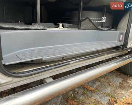 Сірий Мерседес Віто, об'ємом двигуна 2.15 л та пробігом 400 тис. км за 10300 $, фото 15 на Automoto.ua