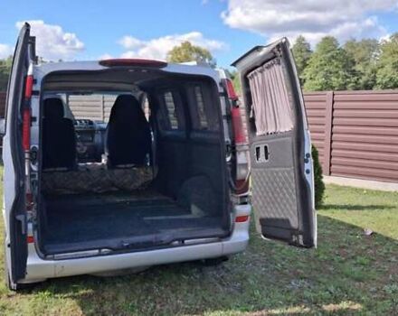 Серый Мерседес Вито, объемом двигателя 2.15 л и пробегом 340 тыс. км за 7300 $, фото 5 на Automoto.ua