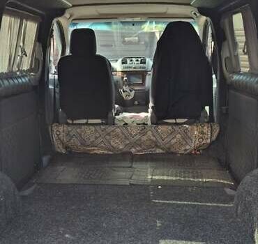 Серый Мерседес Вито, объемом двигателя 2.15 л и пробегом 340 тыс. км за 7300 $, фото 4 на Automoto.ua