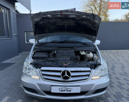 Серый Мерседес Вито, объемом двигателя 2.15 л и пробегом 504 тыс. км за 10200 $, фото 17 на Automoto.ua