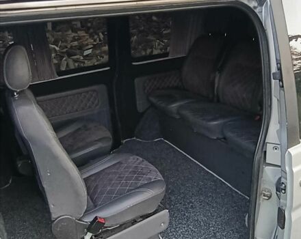 Серый Мерседес Вито, объемом двигателя 2.1 л и пробегом 335 тыс. км за 8300 $, фото 7 на Automoto.ua