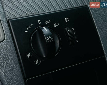 Серый Мерседес Вито, объемом двигателя 2.15 л и пробегом 518 тыс. км за 8200 $, фото 20 на Automoto.ua