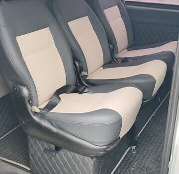 Серый Мерседес Вито, объемом двигателя 2.15 л и пробегом 367 тыс. км за 11500 $, фото 13 на Automoto.ua