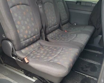 Серый Мерседес Вито, объемом двигателя 2.15 л и пробегом 360 тыс. км за 11200 $, фото 3 на Automoto.ua