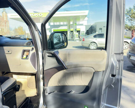 Серый Мерседес Вито, объемом двигателя 2.15 л и пробегом 600 тыс. км за 9200 $, фото 27 на Automoto.ua