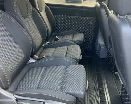 Серый Мерседес Вито, объемом двигателя 2.15 л и пробегом 235 тыс. км за 9500 $, фото 8 на Automoto.ua