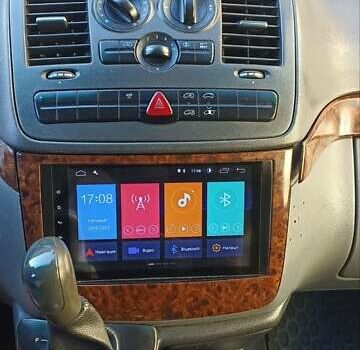 Серый Мерседес Вито, объемом двигателя 2.2 л и пробегом 610 тыс. км за 11500 $, фото 3 на Automoto.ua