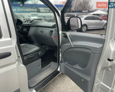 Сірий Мерседес Віто, об'ємом двигуна 2.15 л та пробігом 285 тис. км за 10900 $, фото 26 на Automoto.ua