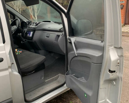 Серый Мерседес Вито, объемом двигателя 2.15 л и пробегом 464 тыс. км за 8900 $, фото 18 на Automoto.ua