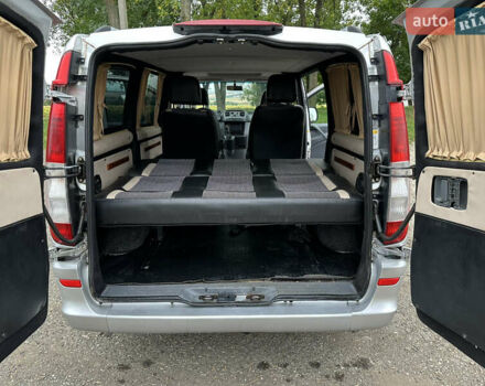 Серый Мерседес Вито, объемом двигателя 2.2 л и пробегом 333 тыс. км за 13583 $, фото 9 на Automoto.ua