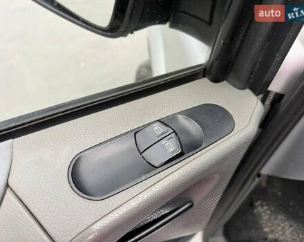 Серый Мерседес Вито, объемом двигателя 2.2 л и пробегом 428 тыс. км за 10990 $, фото 15 на Automoto.ua