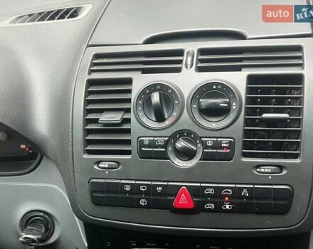 Сірий Мерседес Віто, об'ємом двигуна 2.15 л та пробігом 375 тис. км за 10950 $, фото 26 на Automoto.ua