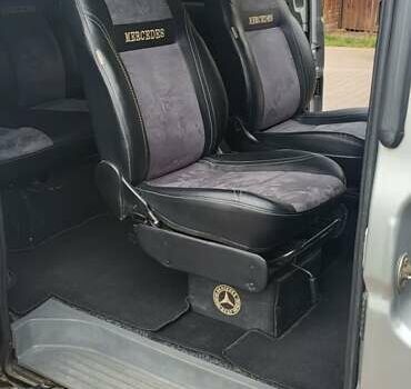 Серый Мерседес Вито, объемом двигателя 2.15 л и пробегом 199 тыс. км за 12500 $, фото 7 на Automoto.ua