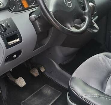 Серый Мерседес Вито, объемом двигателя 2.15 л и пробегом 199 тыс. км за 12500 $, фото 11 на Automoto.ua