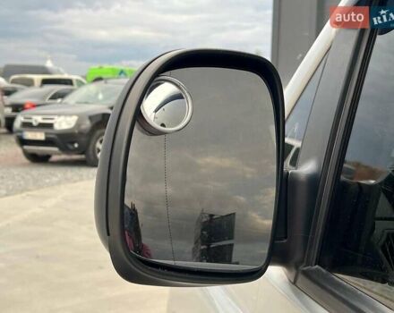 Серый Мерседес Вито, объемом двигателя 2.2 л и пробегом 428 тыс. км за 10990 $, фото 13 на Automoto.ua