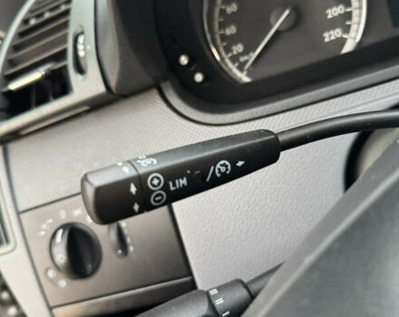 Серый Мерседес Вито, объемом двигателя 2.2 л и пробегом 238 тыс. км за 11500 $, фото 6 на Automoto.ua