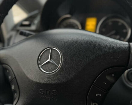 Серый Мерседес Вито, объемом двигателя 2.2 л и пробегом 238 тыс. км за 11500 $, фото 8 на Automoto.ua