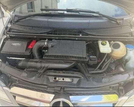 Серый Мерседес Вито, объемом двигателя 2.2 л и пробегом 380 тыс. км за 15000 $, фото 6 на Automoto.ua